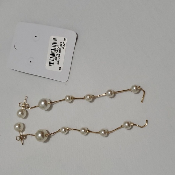 Pearls with 18K Gold Plated Earrings - Picture 3 of 4